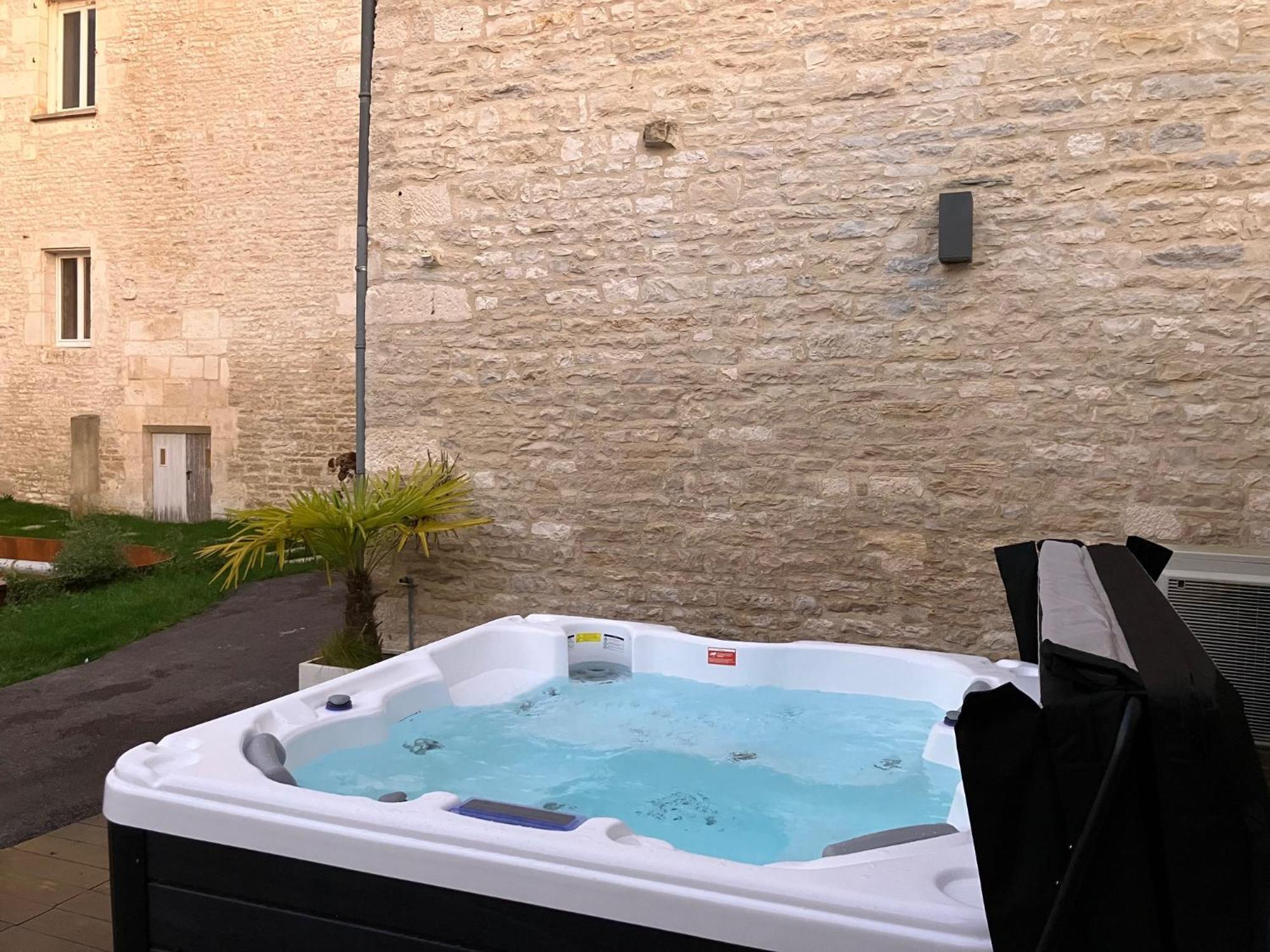 La Villa Lombardi En Champagne, Avec Piscine Privee Et Jacuzzi Les Riceys Bagian luar foto